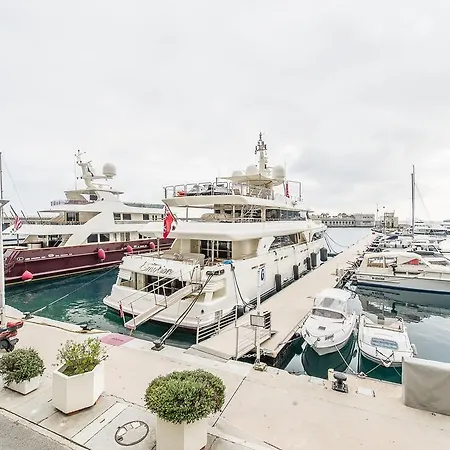 Le Quai Des Princes 4*