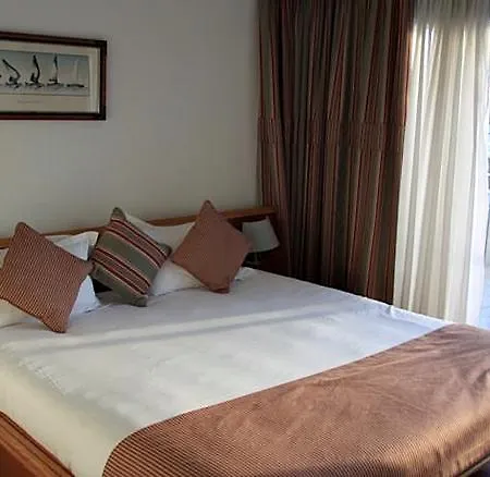 Le Quai Des Princes 4*