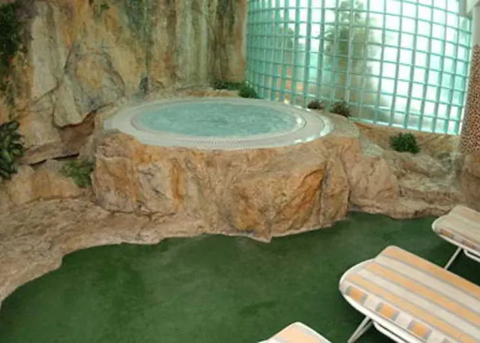 Le Quai Des Princes Otel