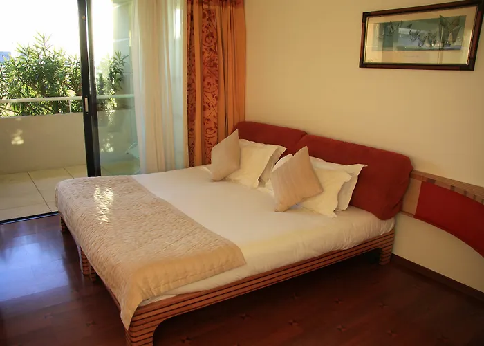 Le Quai Des Princes Otel Cap-d'Ail