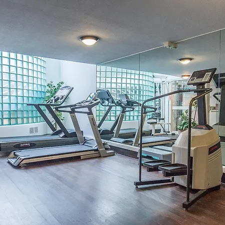 Le Quai Des Princes ホテル