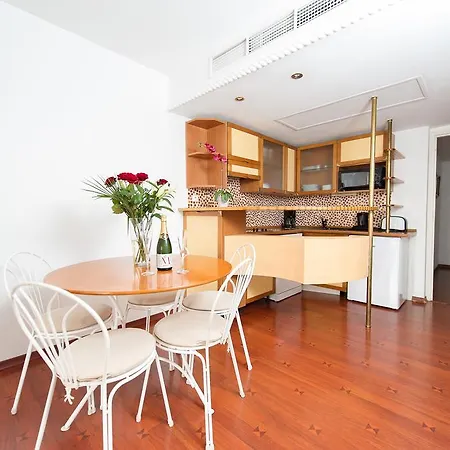 ホテル Le Quai Des Princes カップダイユ