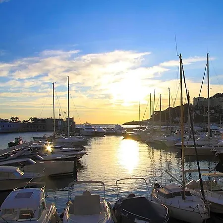 Le Quai Des Princes Hotel