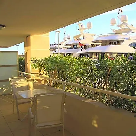 Le Quai Des Princes Hotel
