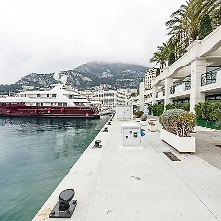 Le Quai Des Princes Hotel 4*