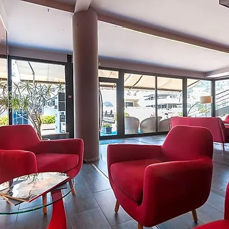 Le Quai Des Princes Hotel