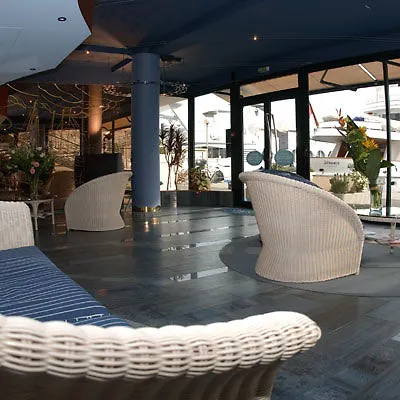 Le Quai Des Princes 4*