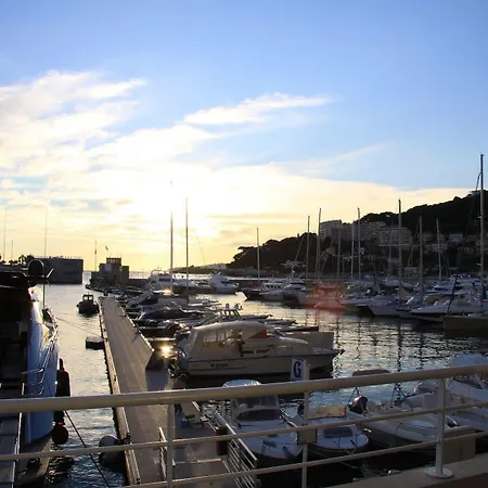 Le Quai Des Princes Hotell