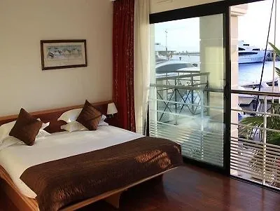 Le Quai Des Princes 4*