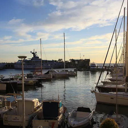 ホテル Le Quai Des Princes