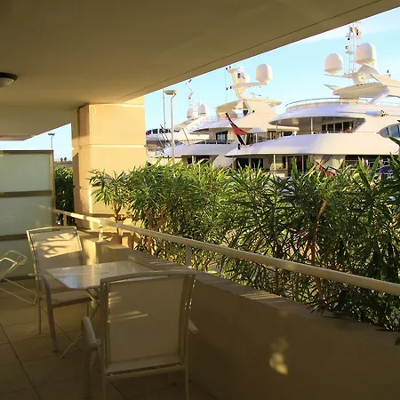 Le Quai Des Princes Hotell