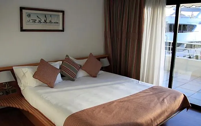 Le Quai Des Princes 4*